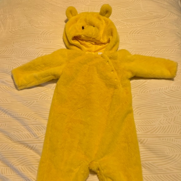 Pottery Barn Winnie the Pooh Costume 12-24 months MISSING RED SHIRT - Picture 2 of 5